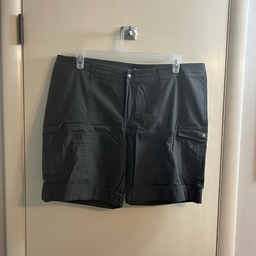 Woolrich Black Cargo Shorts